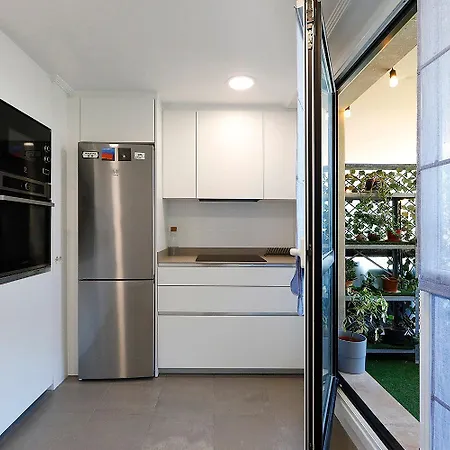 San Sebastian On The Garage *